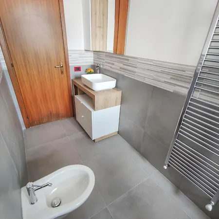Trilocale Filzi Vista Mare - Invacanza Apartment