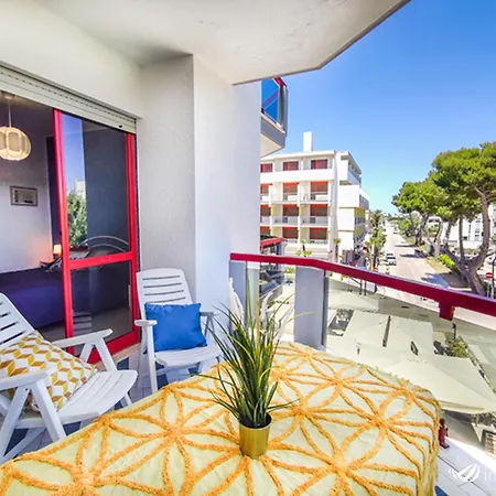 Trilocale Filzi Vista Mare - Invacanza Apartment